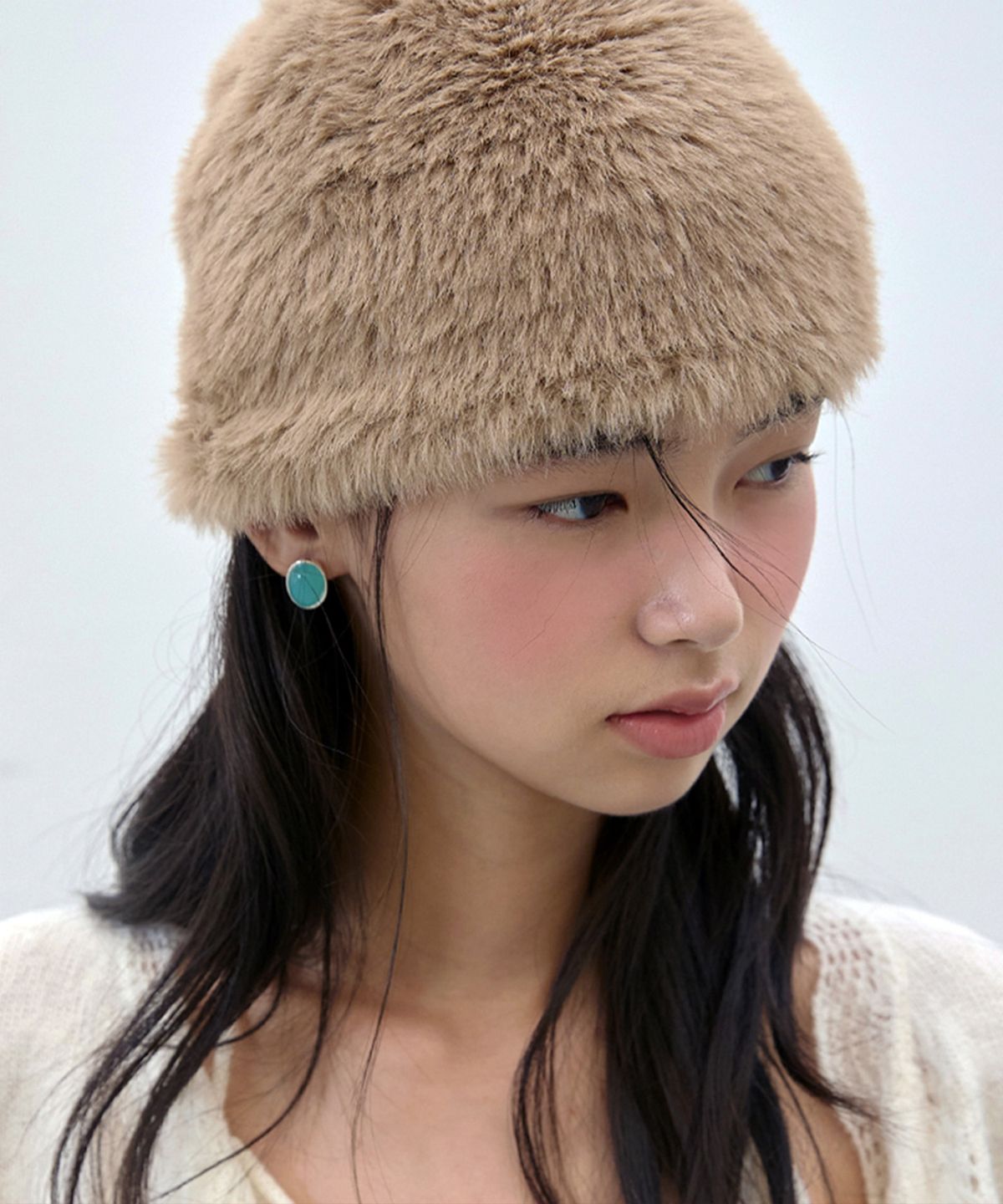 미치코런던 코시노(MICHIKO LONDON KOSHINO) 소프트 퍼 비니 라떼 베이지