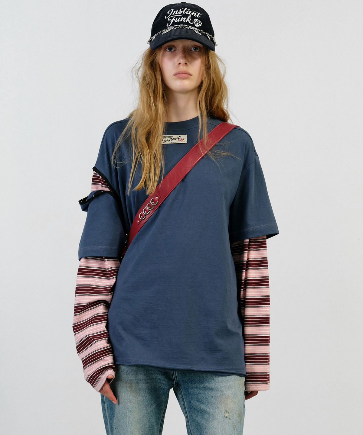 인스턴트펑크(INSTANTFUNK) LAYERED SLEEVE STRIPE T SHIRT - NAVY
