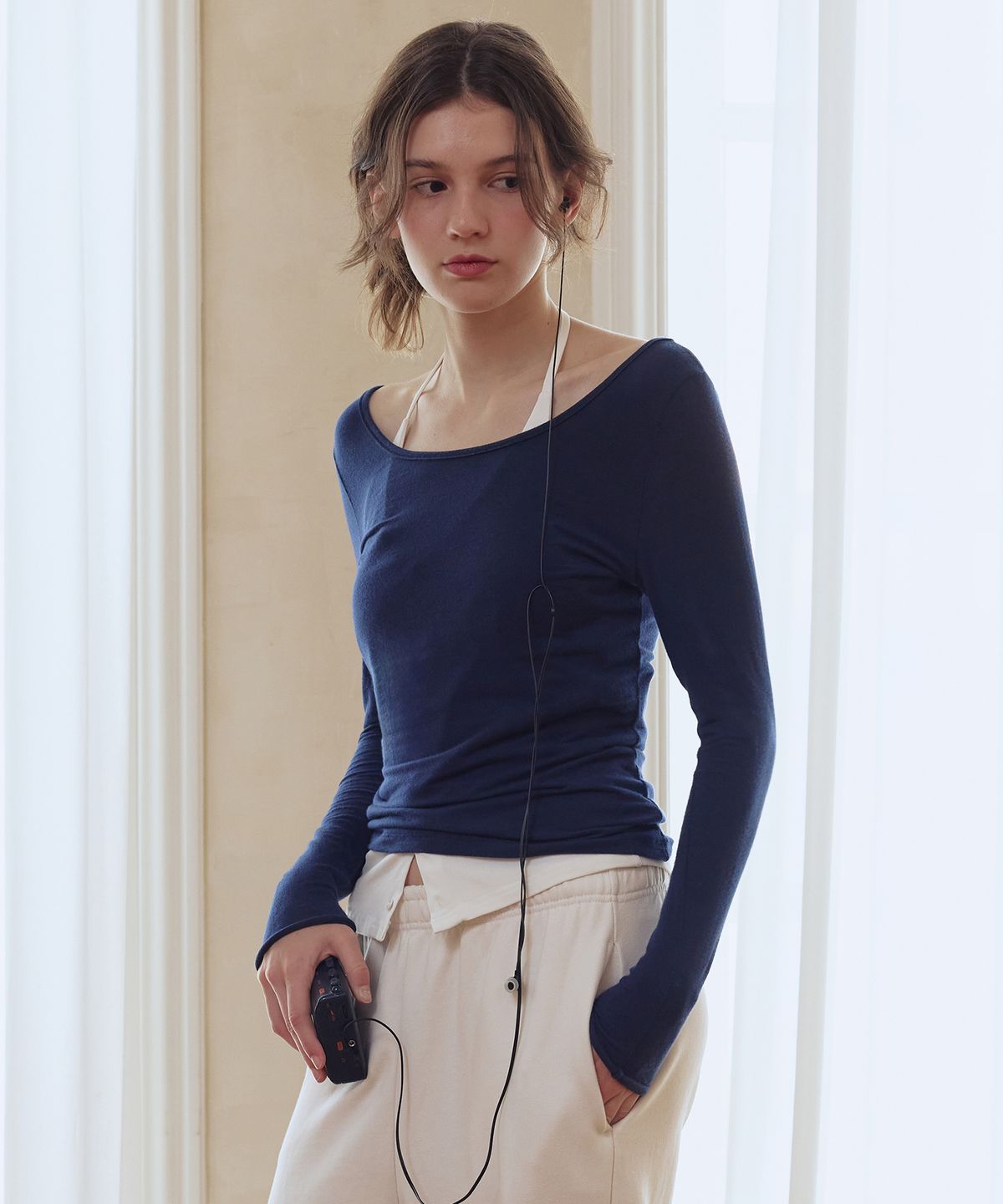 애프터아워즈(AFTERHOURS) 2WAY SOFT LONG SLEEVE TOP (NAVY)