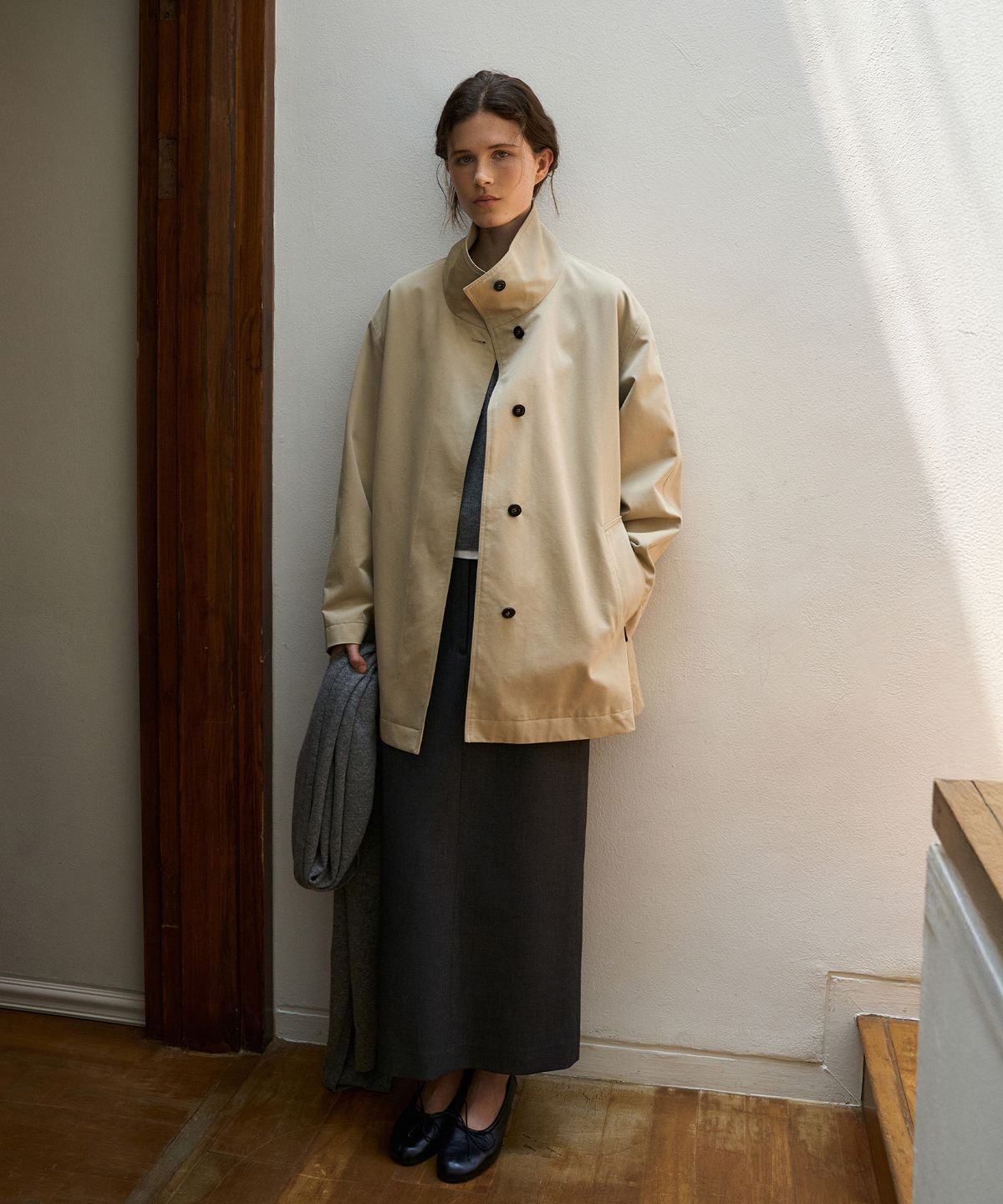라메레이(LAMEREI) High Neck Half Trench Coat[LMBFAUJK113]-Beige