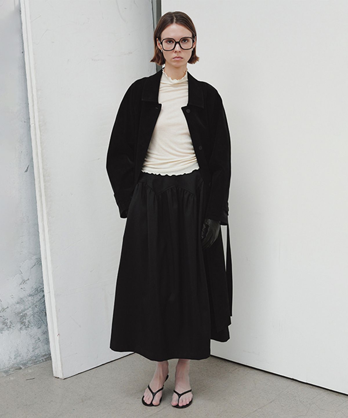 더룸(THELOOM) ARC-LINE FULL SKIRT_BLACK