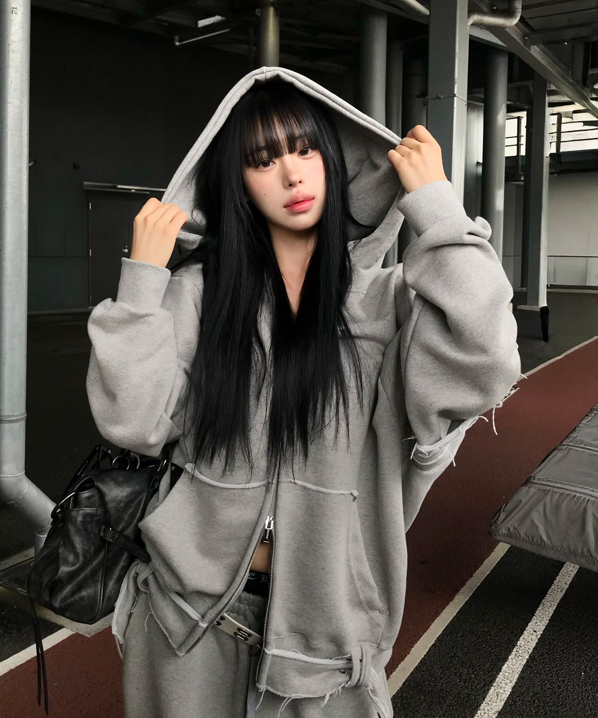 에트오소메(ETRE AU SOMMET) Belted Raw Edge Hood Zip-Up (Melange Gray)