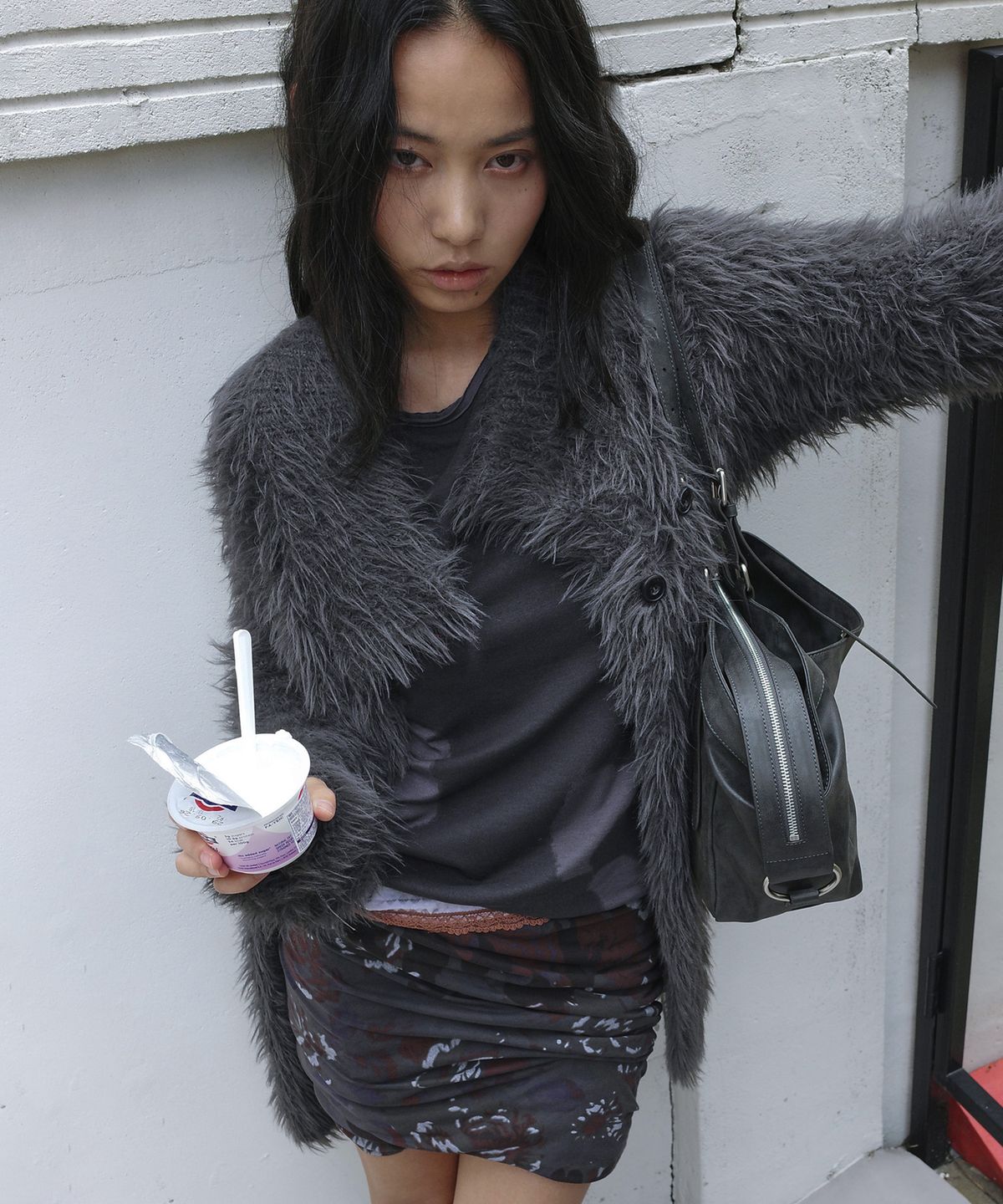 포르테나(PORTERNA) SHAGGY FUR HIGH NECK KNIT CARDIGAN-DARK GRAY