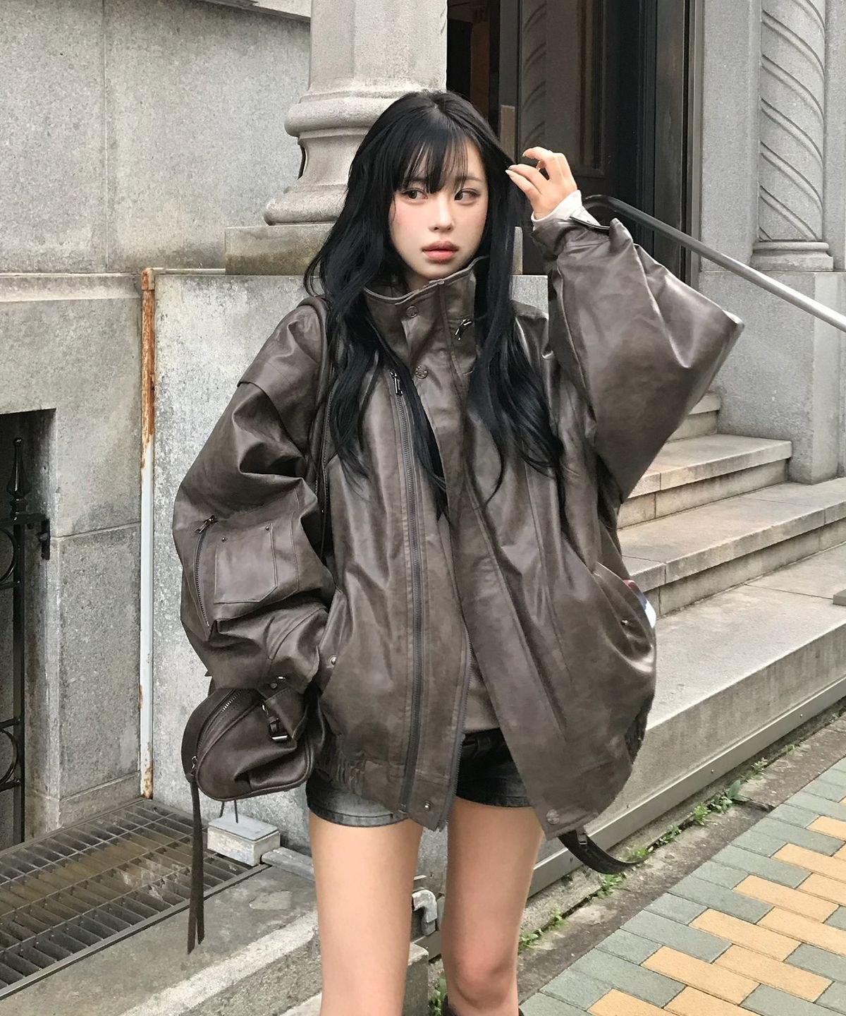 에트오소메(ETRE AU SOMMET) Panel Pocket Leather Bomber (Brown)
