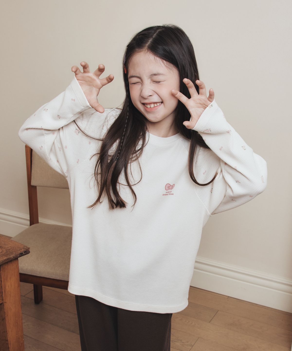 스노우피크 어패럴 키즈(SNOWPEAK APPAREL KIDS) [스노우피크 X 헬로키티] 키즈 와플 긴팔 티셔츠 (S26FKFTL88) Light Pink