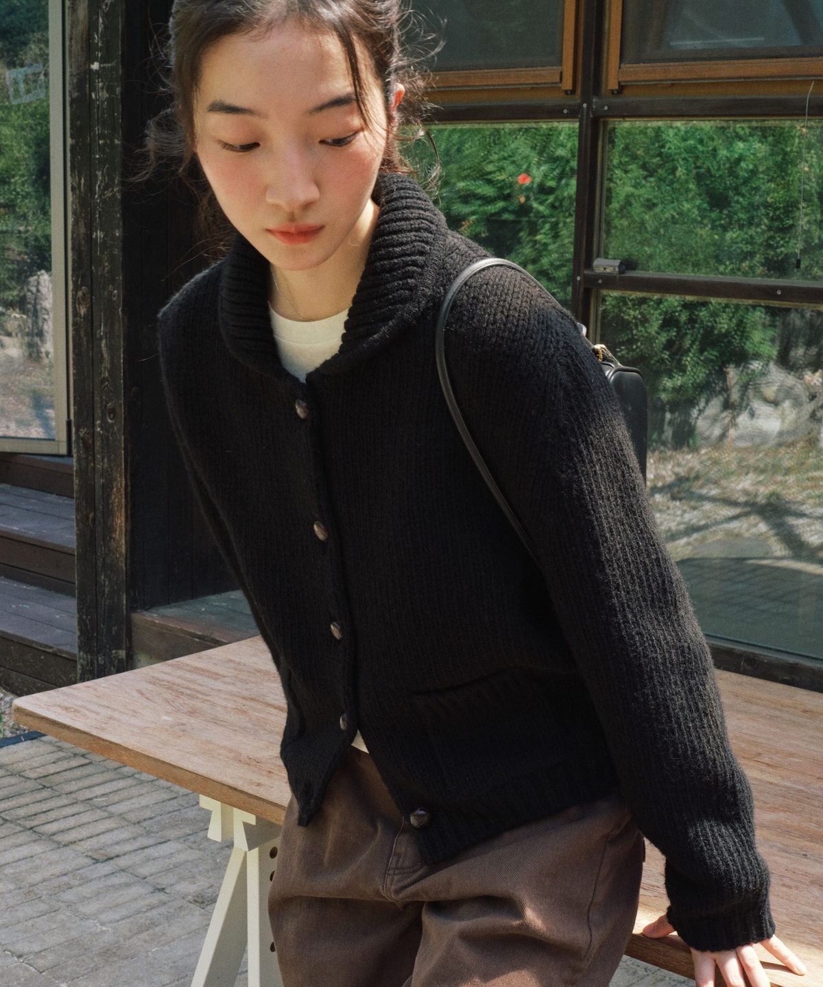 스텝어라운드(STEP AROUND) Shetland Wool Collar Crop Cardigan_BLACK