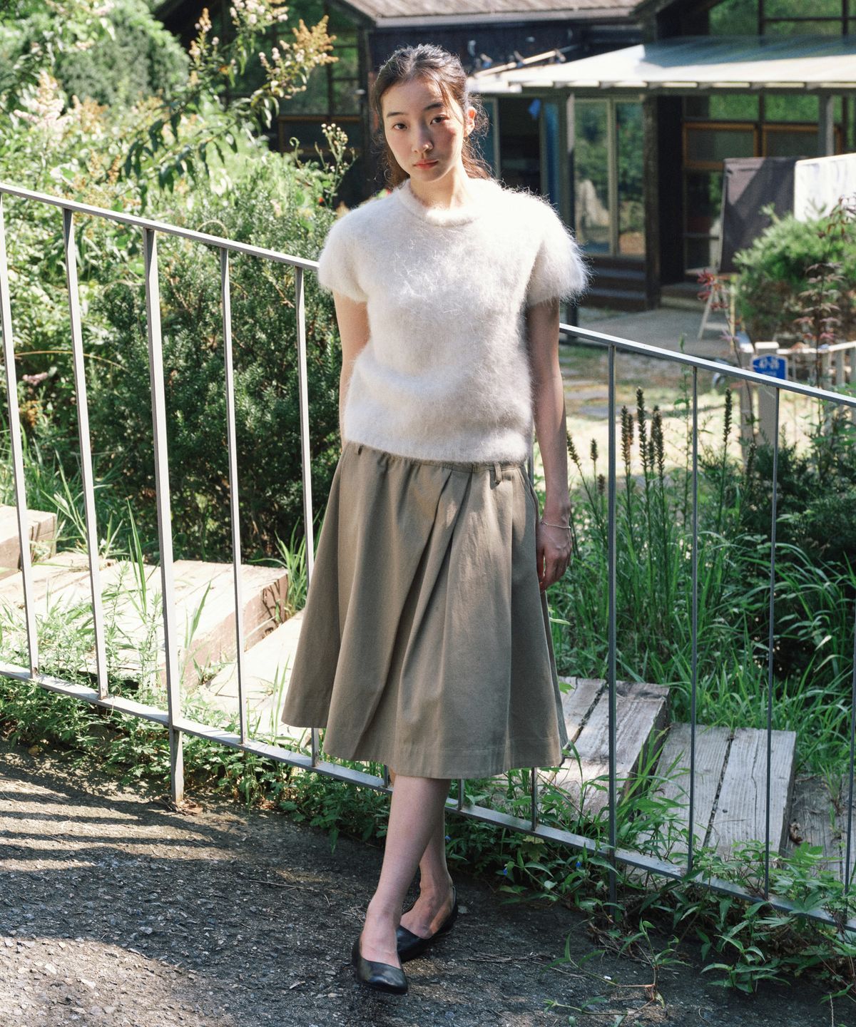 스텝어라운드(STEP AROUND) Cotton Tuck Pleated Banding Mid Skirt_BEIGE