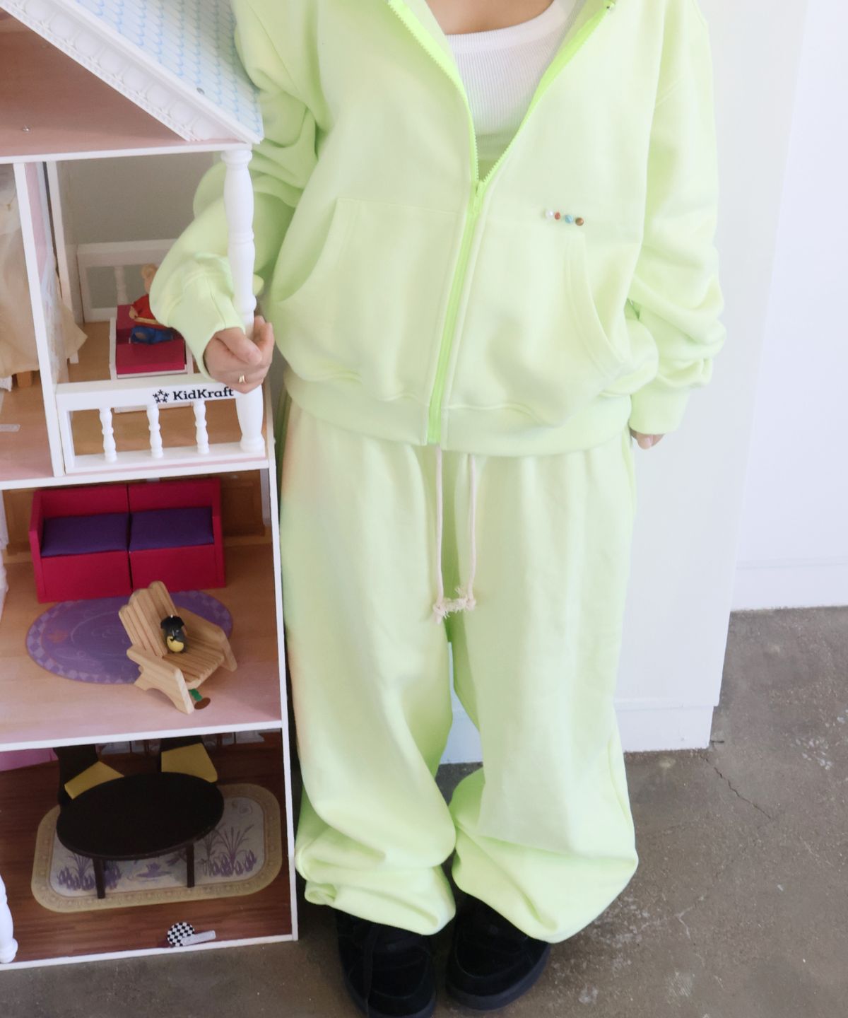 키코지(KIKOZY) Macaroon Sweat Pants_Lime