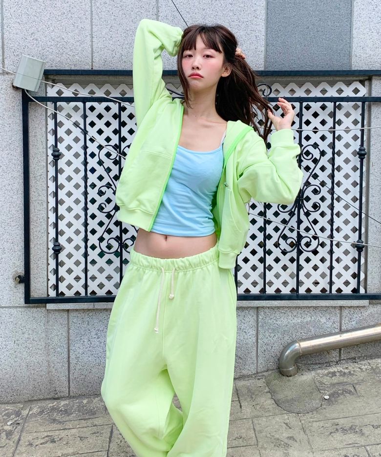 [이태양 PICK] Macaroon Sweat Pants_Lime