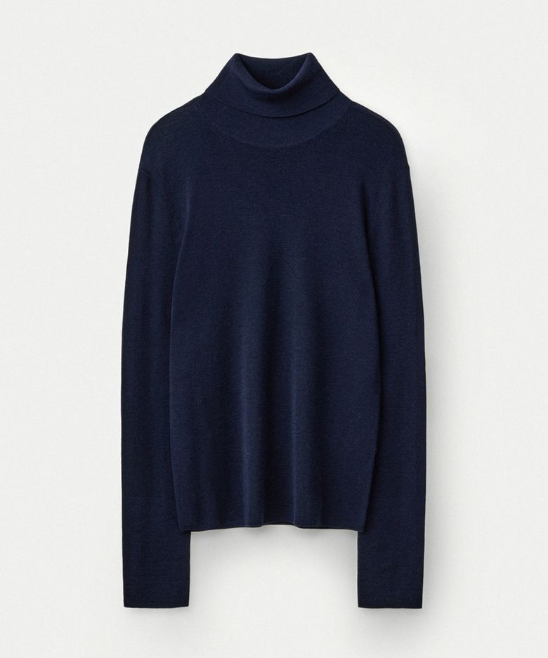Weightless wool turtle neck pullover_Deep sea