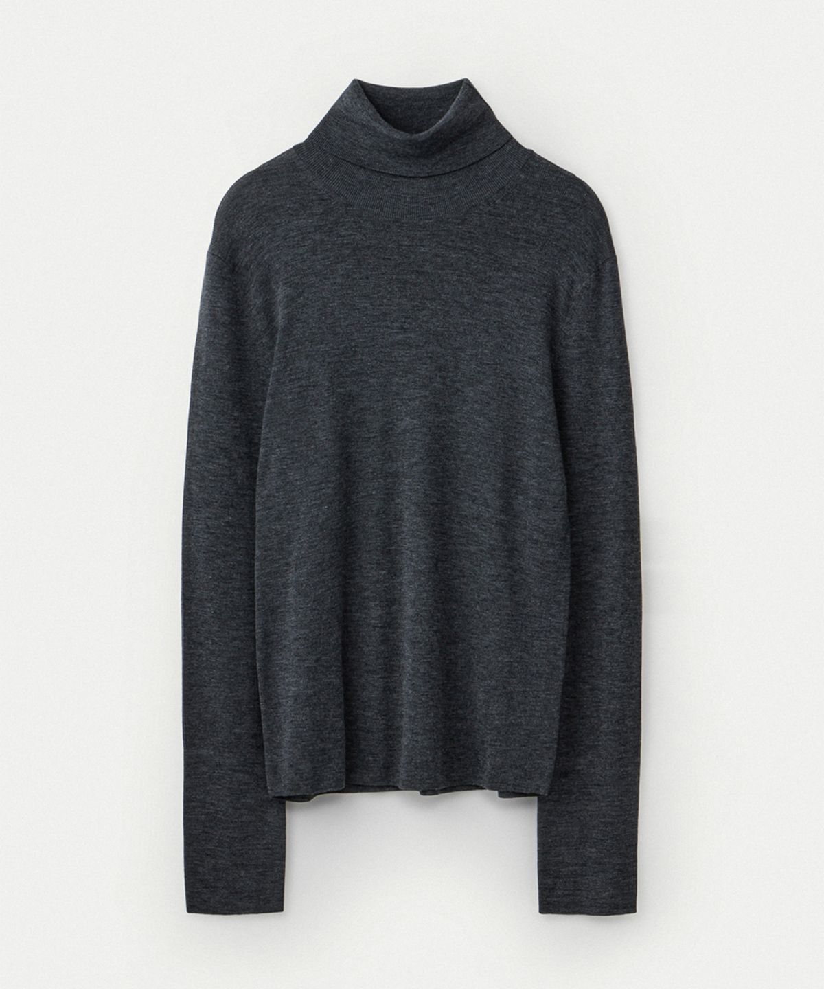 우마뭉(UMARMUNG) Weightless wool turtle neck pullover_Charcoal