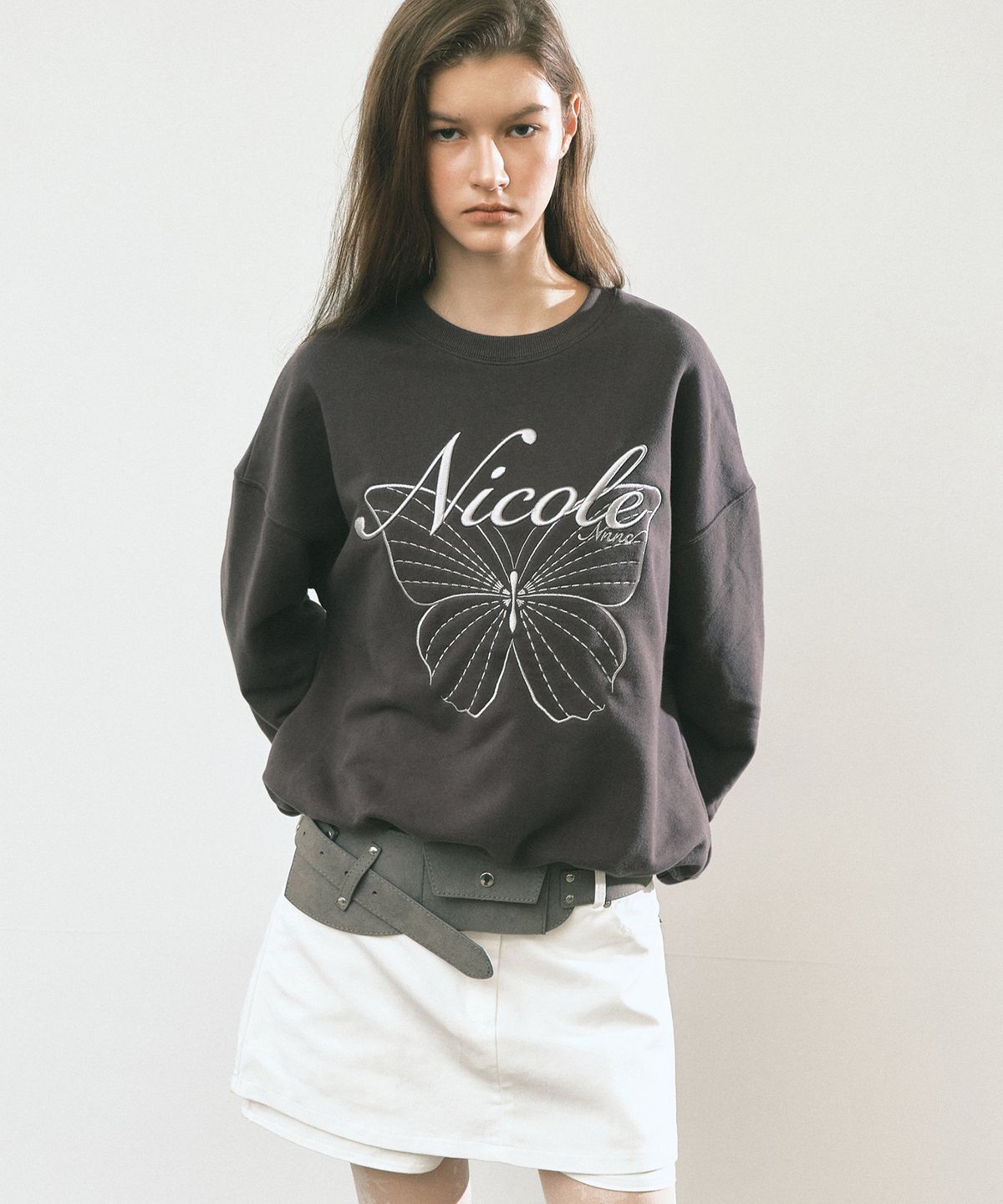 닉앤니콜(NICK&NICOLE) NICOLE BUTTERFLY SWEATSHIRT_CHARCOAL SILVER