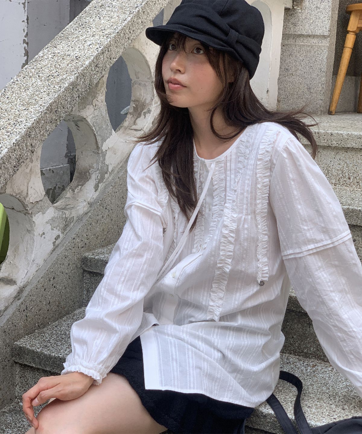 론론(RONRON) LACE RUFFLE BLOUSE IVORY