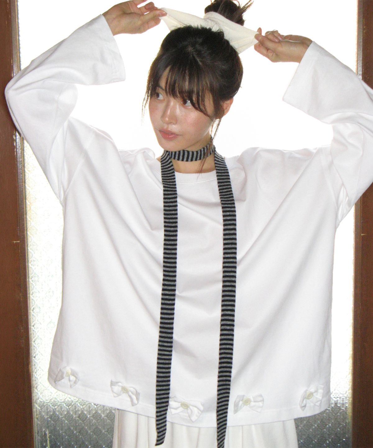 론론(RONRON) BUTTON RIBBON LONG SLEEVE WHITE