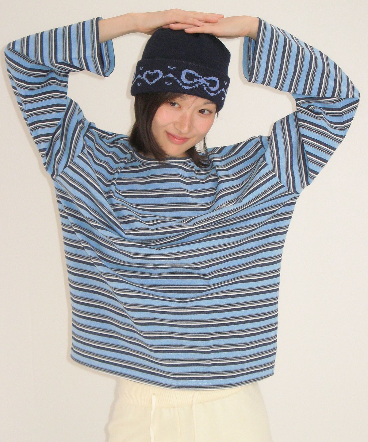론론(RONRON) STRIPE LETTERING LONG SLEEVE NAVY