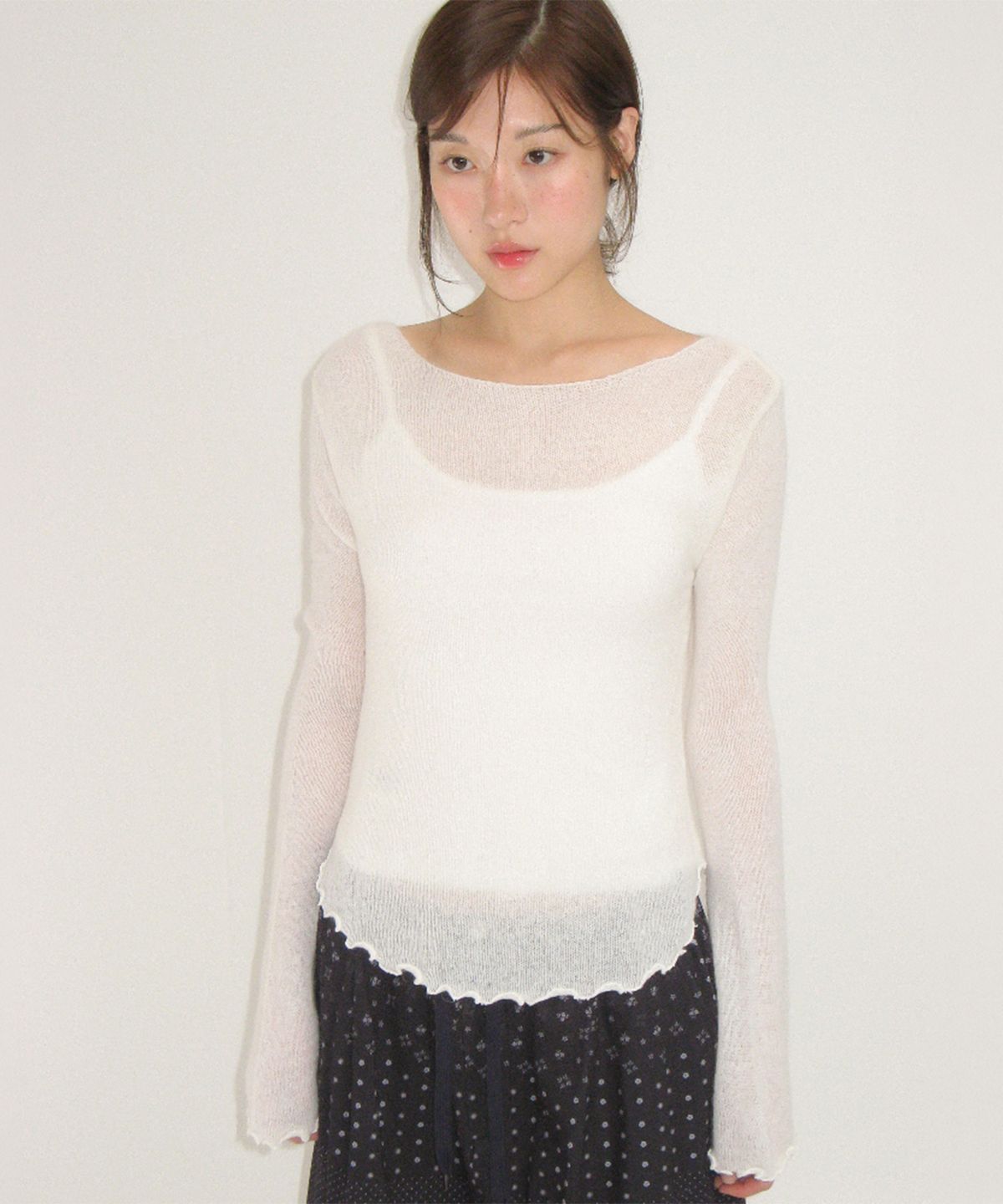 론론(RONRON) SHEER WAVY BOAT NECK KNIT IVORY