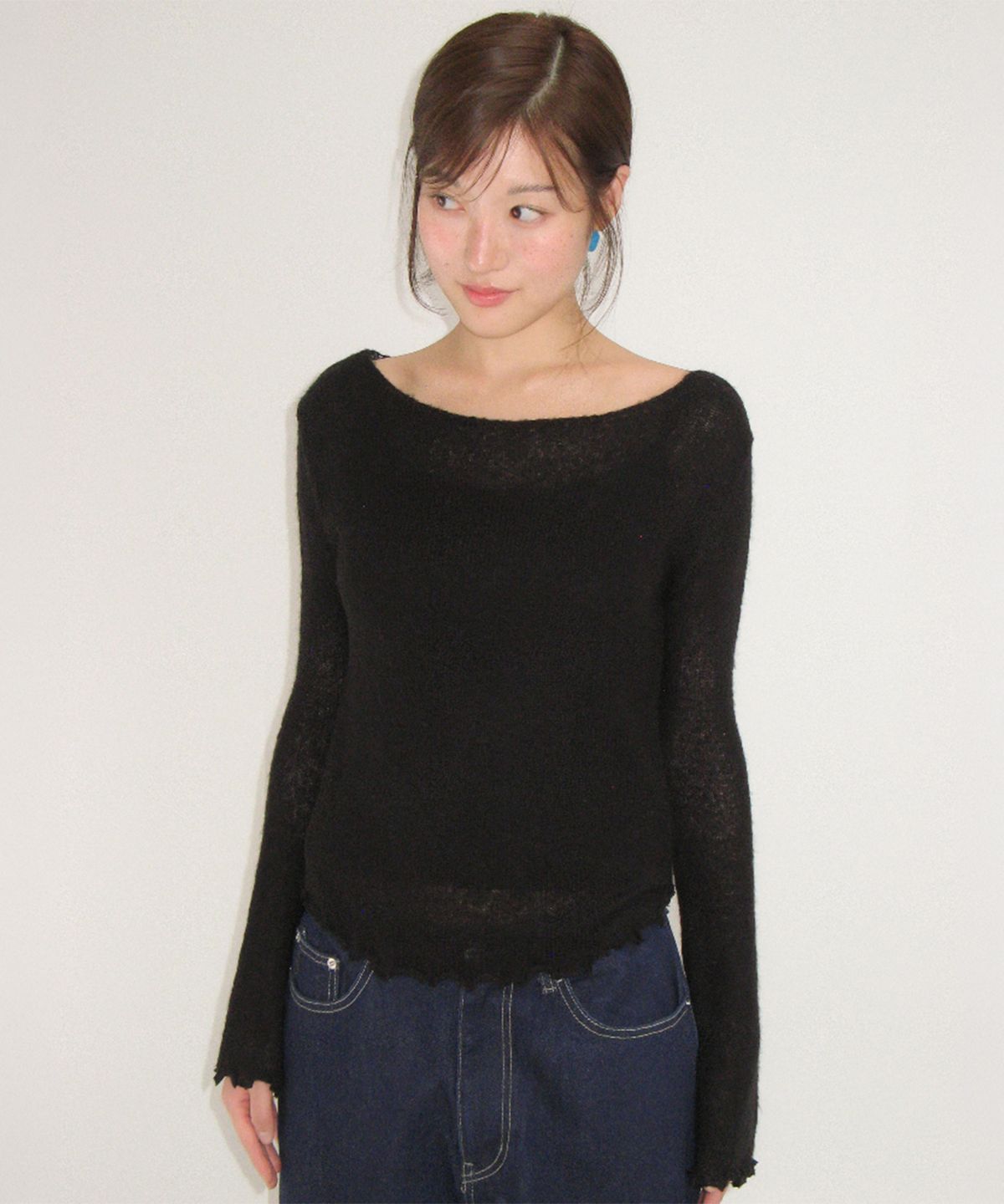 론론(RONRON) SHEER WAVY BOAT NECK KNIT BLACK