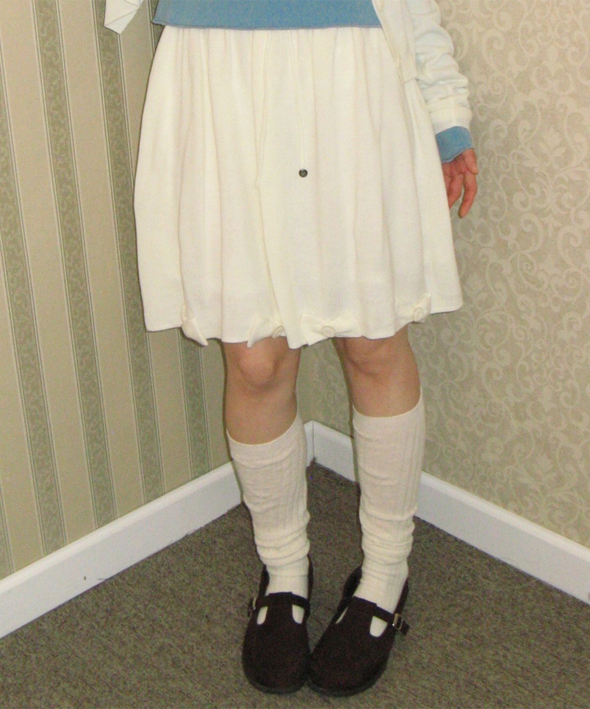 론론(RONRON) BUTTON RIBBON KNIT SKIRT IVORY