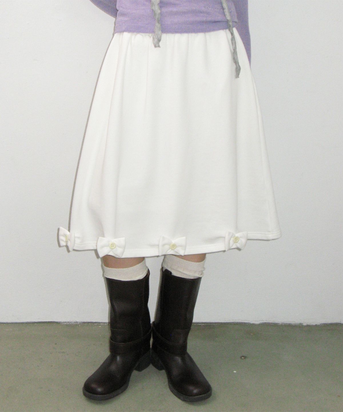 론론(RONRON) BUTTON RIBBON SWEAT MIDI SKIRT WHITE
