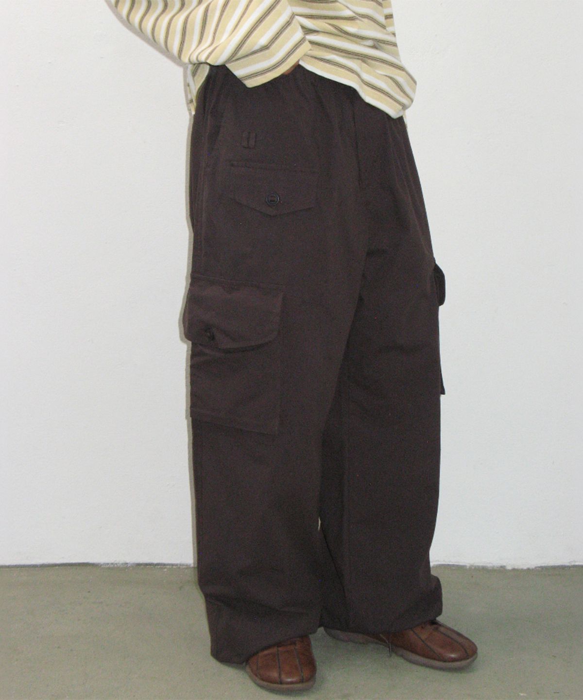 론론(RONRON) WIDE POCKET CARGO PANTS CHARCOAL