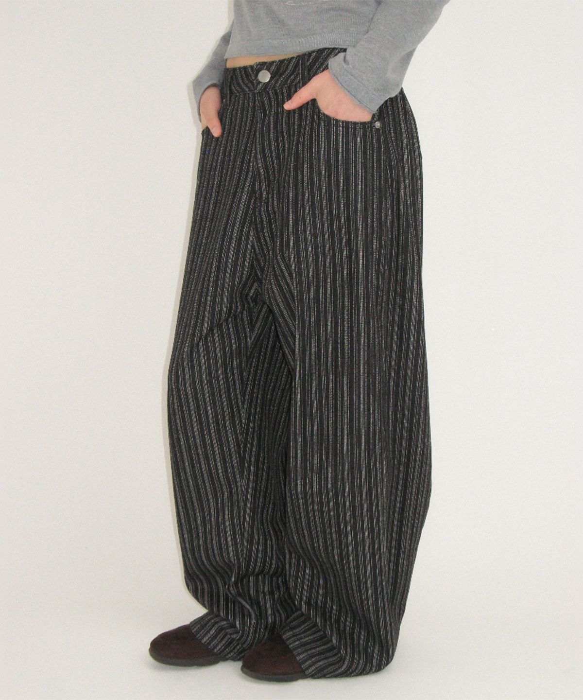 론론(RONRON) STRIPE DENIM BALLOON PANTS BLACK