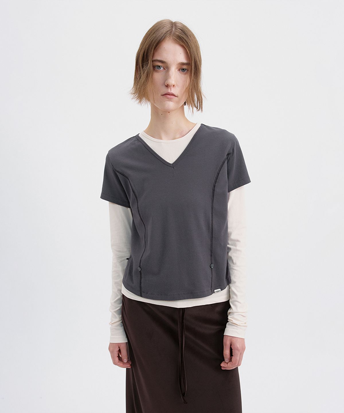 시메트릭 퍼센트(SYMMETRICPERCENT) V-Neck Layered TS / Charcoal