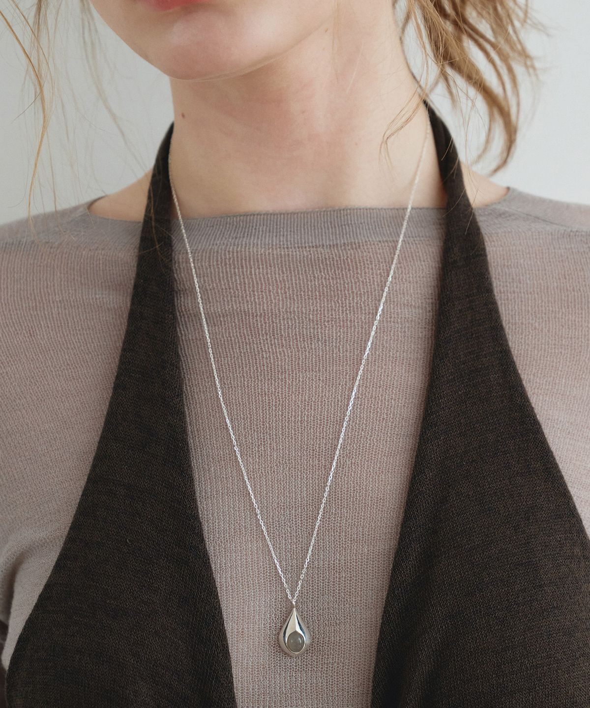 티오유(TOU) ARM016 Leaf Dew Gemstone Necklace