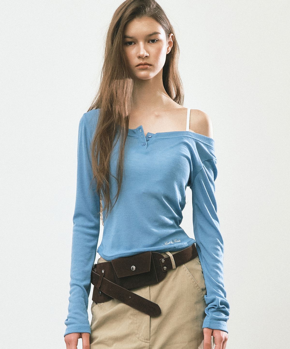 닉앤니콜(NICK&NICOLE) SOFT BUTTON SLIM TOP_BLUE