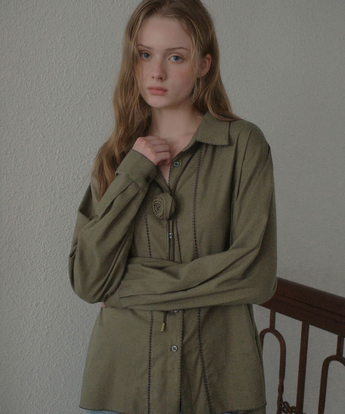 아우어노스텔지아(OURNOSTALGIA) Pinco Stitch Shirt_Khaki(OB6SH04)
