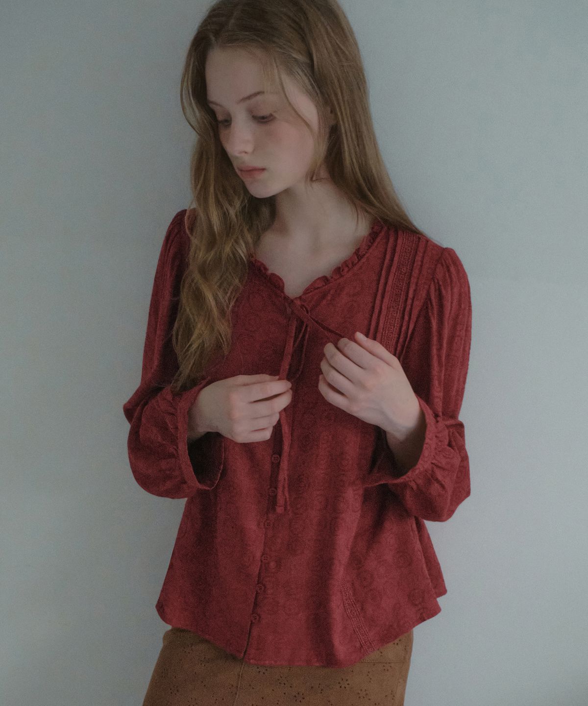 아우어노스텔지아(OURNOSTALGIA) Halo Pintuck Blouse_Vintage Red(OB6BL13)