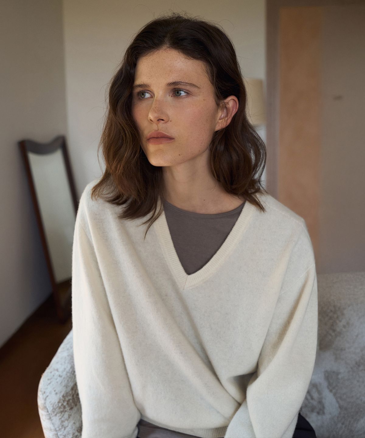 라메레이(LAMEREI) Wholegarment Wool 100 V-Neck Knit Top[LMBFAUKN311]-Cream