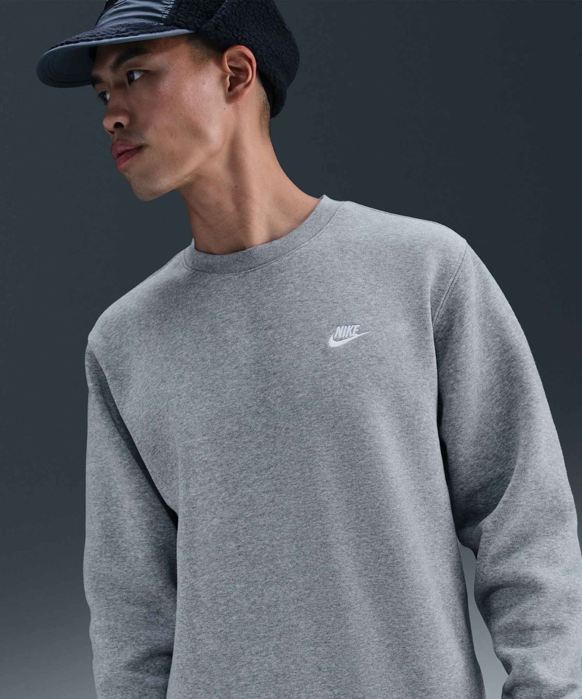 나이키(NIKE) 클럽 플리스 크루 M - 다크 그레이 헤더:화이트 / FN3887-063