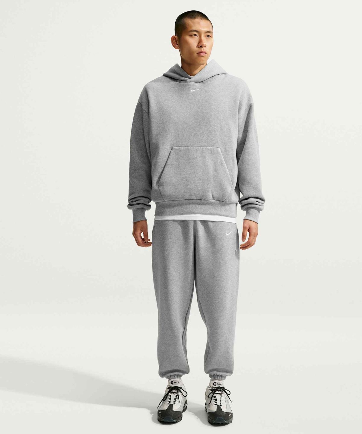 나이키(NIKE) 솔로 플리스 커프 팬츠 M - 다크 그레이 헤더:세일 / IX1931-063
