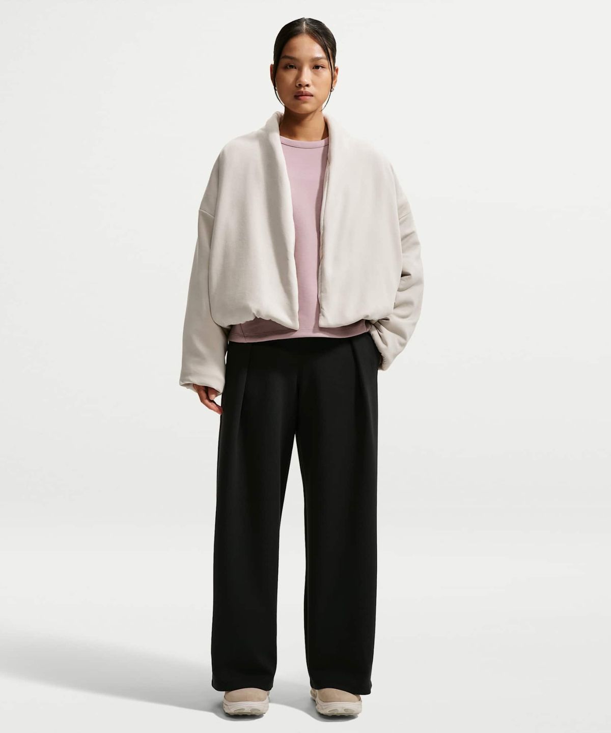 나이키(NIKE) 24.7 임파서블리소프트 드라이 핏 하이웨이스트 와이드 레그 팬츠 W - 블랙:다크 스모크 그레이 / IZ5714-010