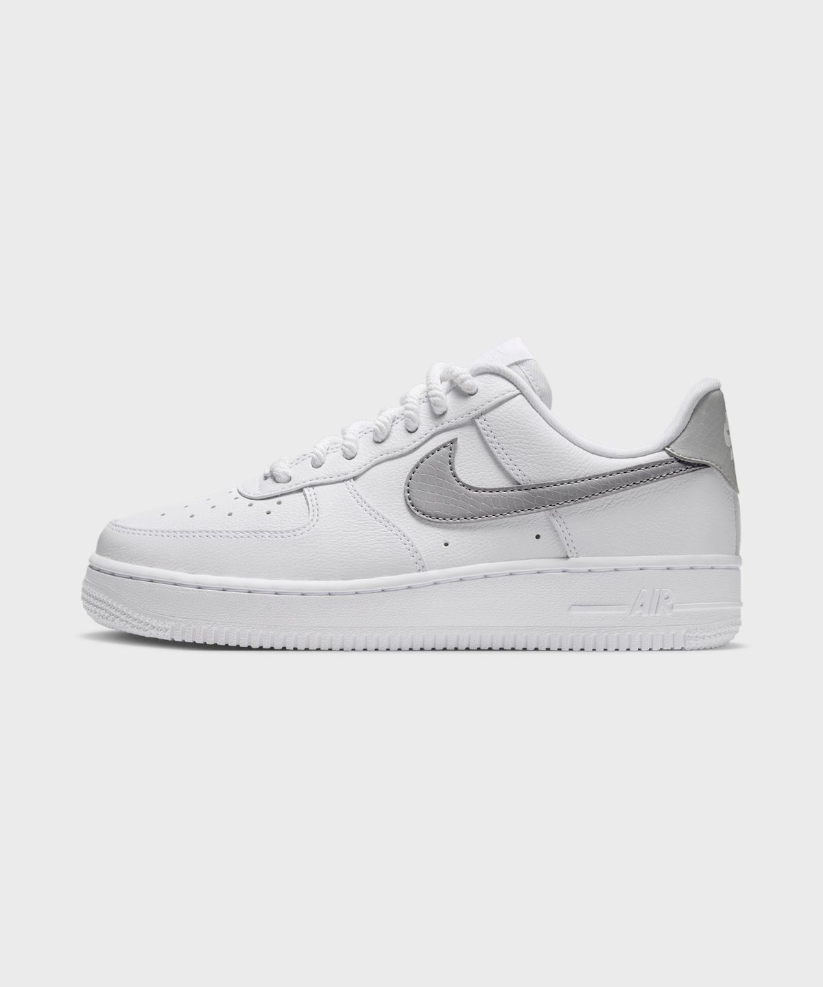 나이키(NIKE) 에어 포스 1 07 W - 화이트:그레이 포그:화이트 / IQ0134-101