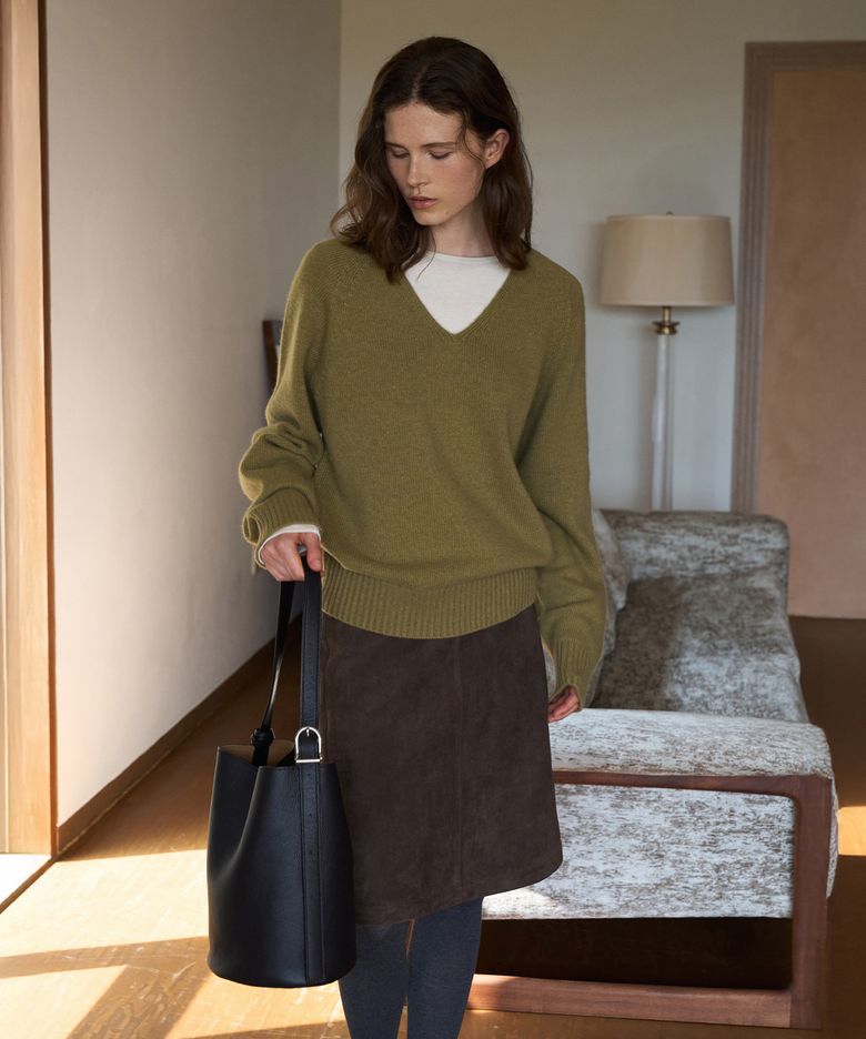 Wholegarment V-Neck Knit Top[LMBFAUKN2100]-Olive