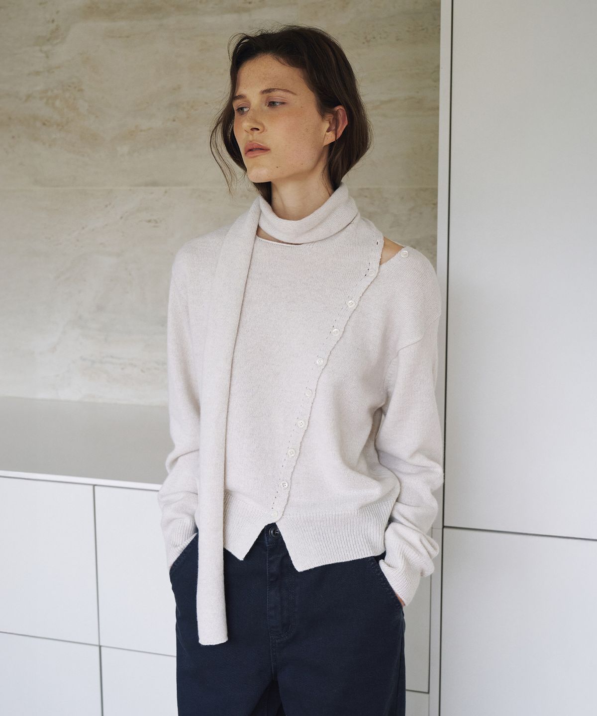 라메레이(LAMEREI) Muffler Diagonal Open Cardigan[LMBFAUKN2102]-Cream