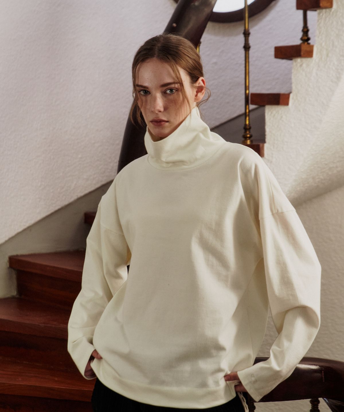 프리터(FRITUR) Turtleneck T-Shirt Ivory_F263TS06