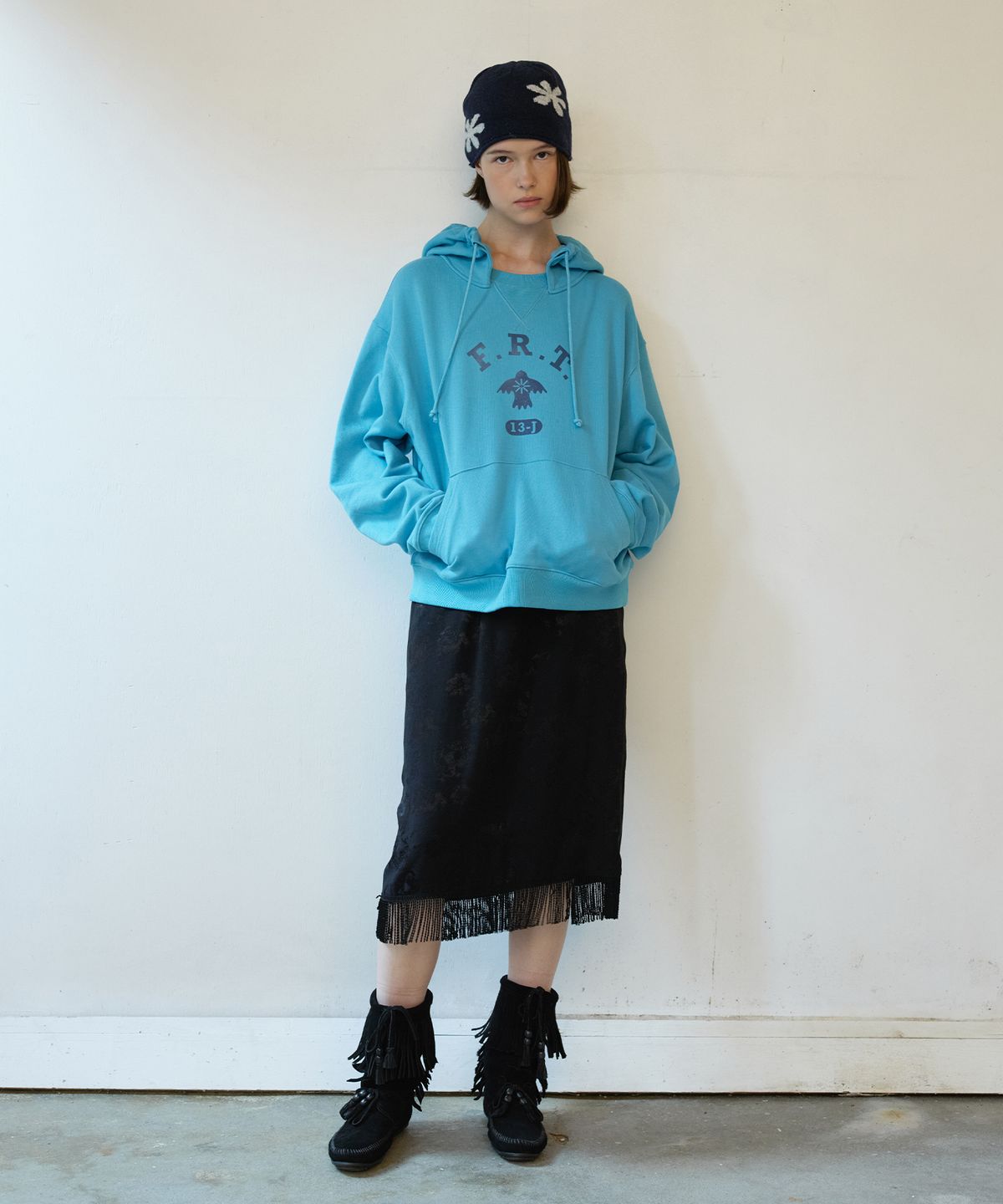 프리터(FRITUR) Fringe Rose Satin Skirt Black_F263SK12