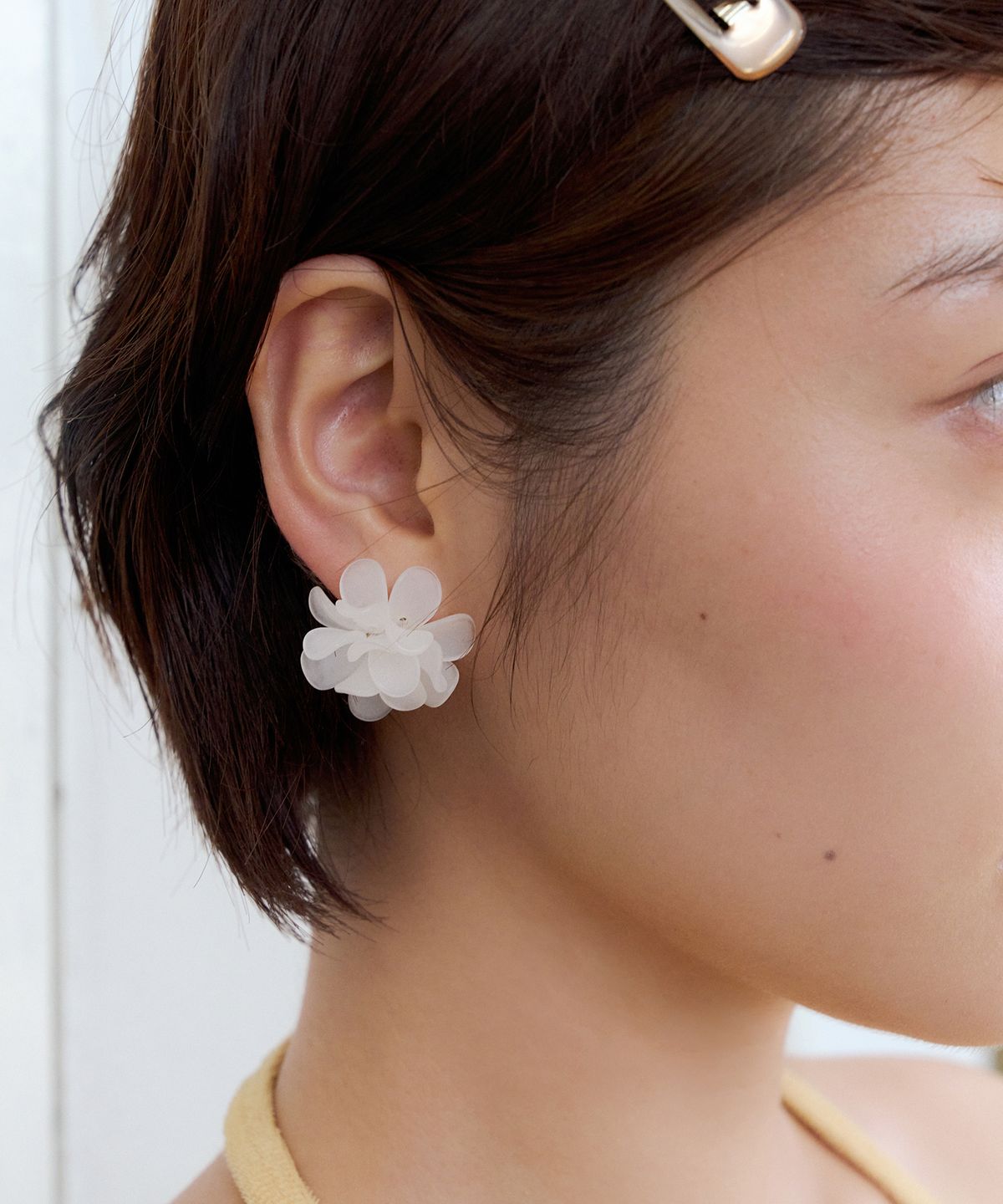 지지(GEEGEE) flower pop earring -  white
