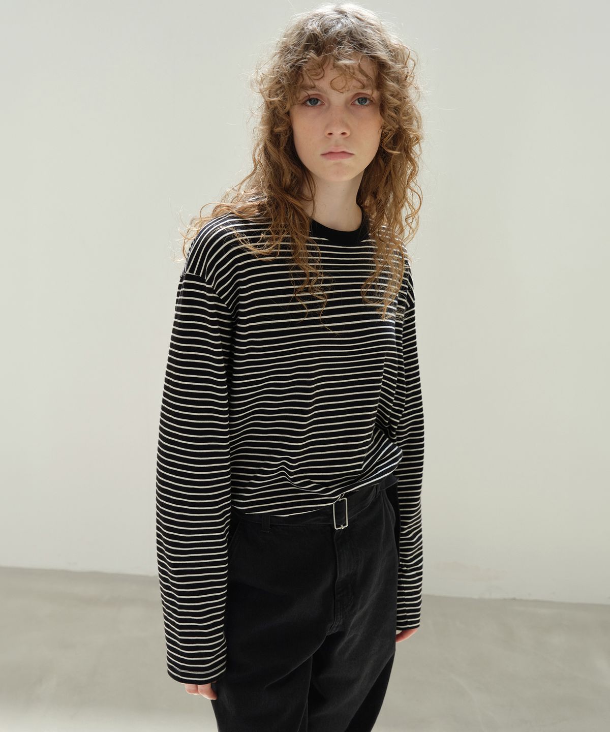 르바(LEVAR) Always Relaxed T-shirt - Black/Cream