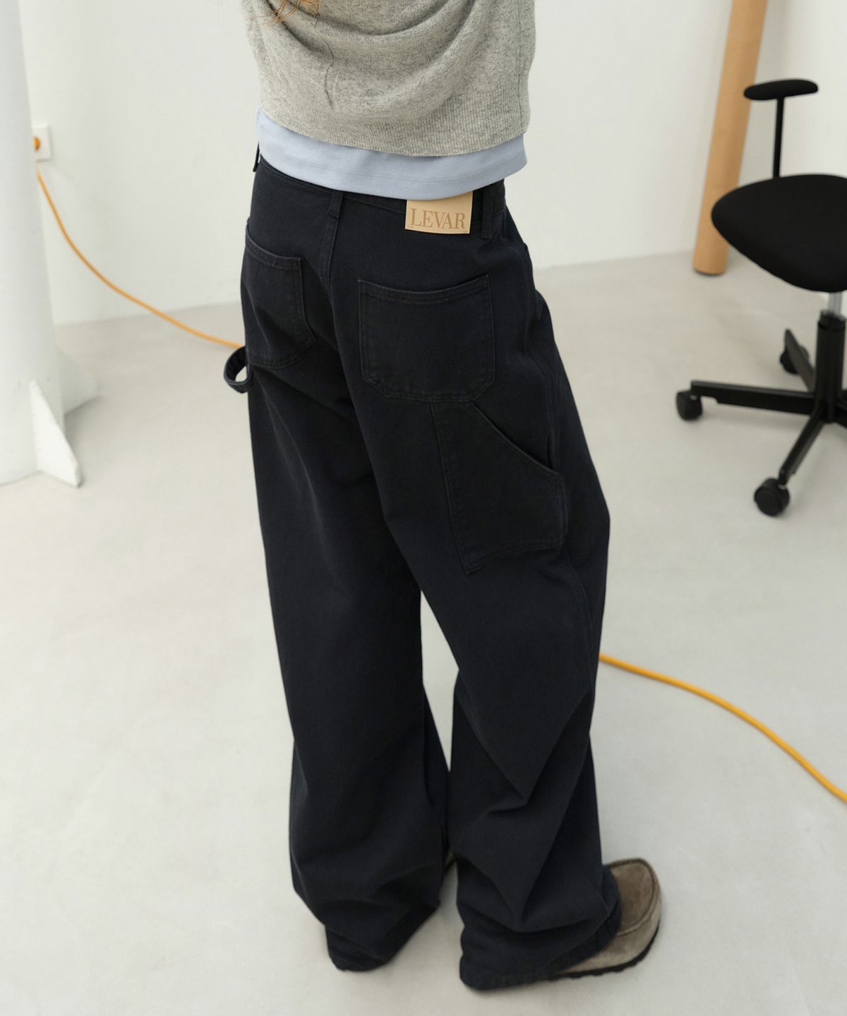 르바(LEVAR) Studio Carpenter Denim - Black