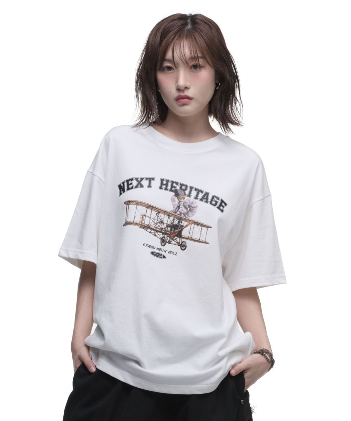 칠 하나 투 구육(71TO96) Heritage Yugun cat T-shirt (White)