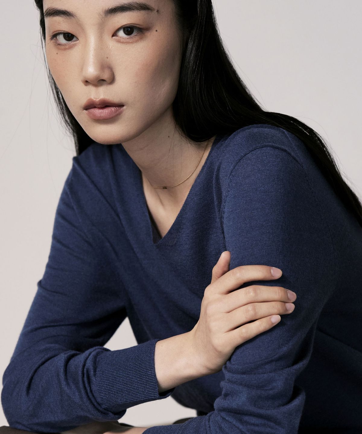 더니트컴퍼니(THEKNITCOMPANY) (우먼) 울 블렌디드 브이넥 스웨터 4color