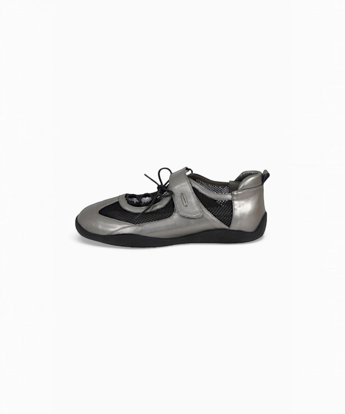 시너진(SYNERJYN) MESH RIBBON SANDALS DARK SILVER