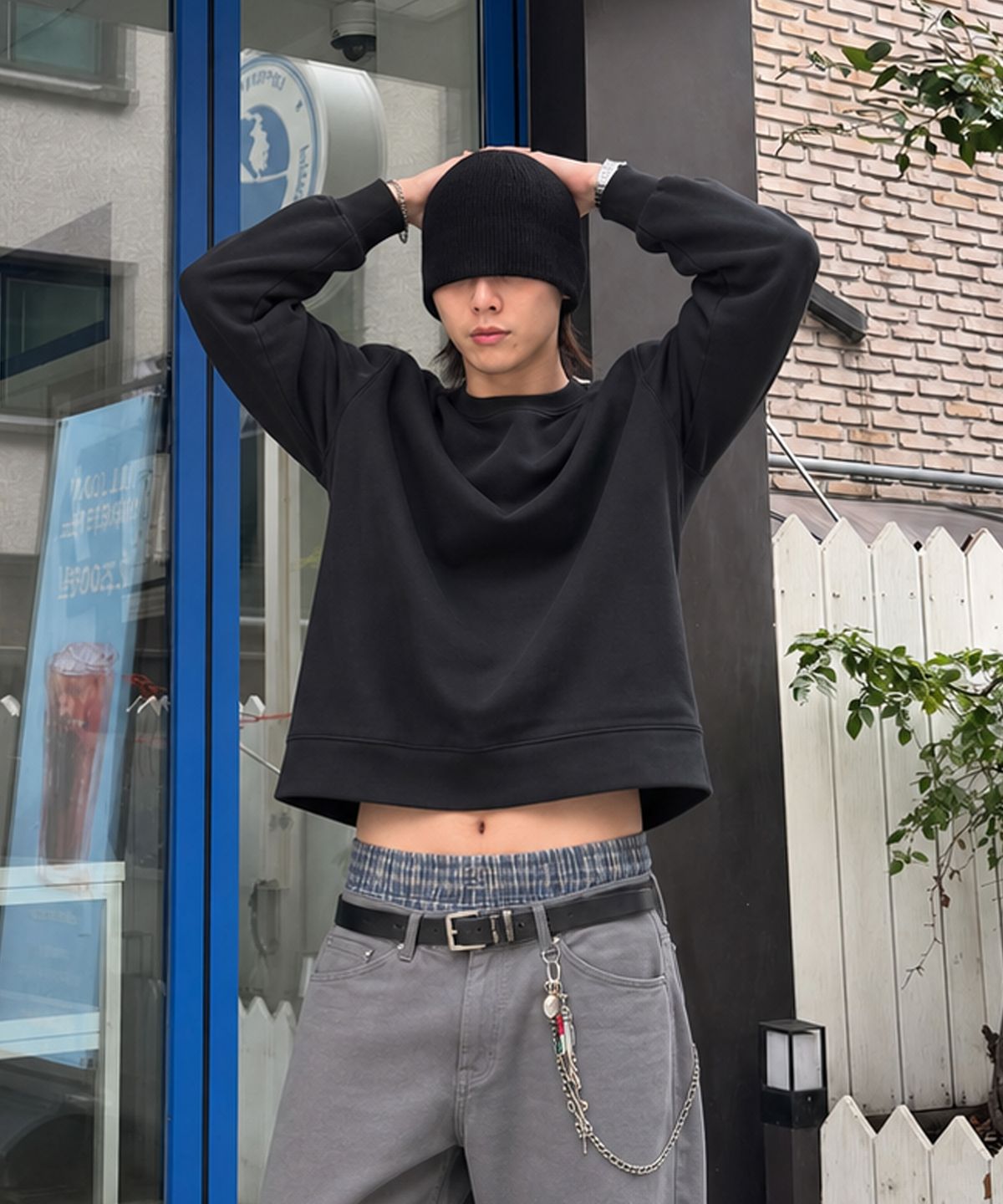 언아웃핏(AOTT) 세미 크롭핏 맨투맨2color