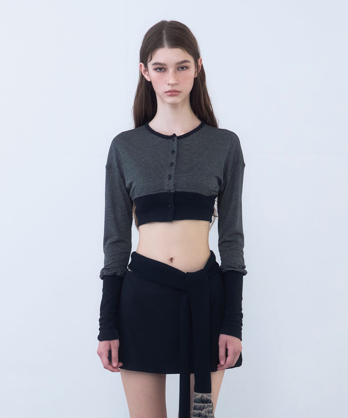 키라(KIYRA) Contrast Stripe Ribbed Cropped Cardigan