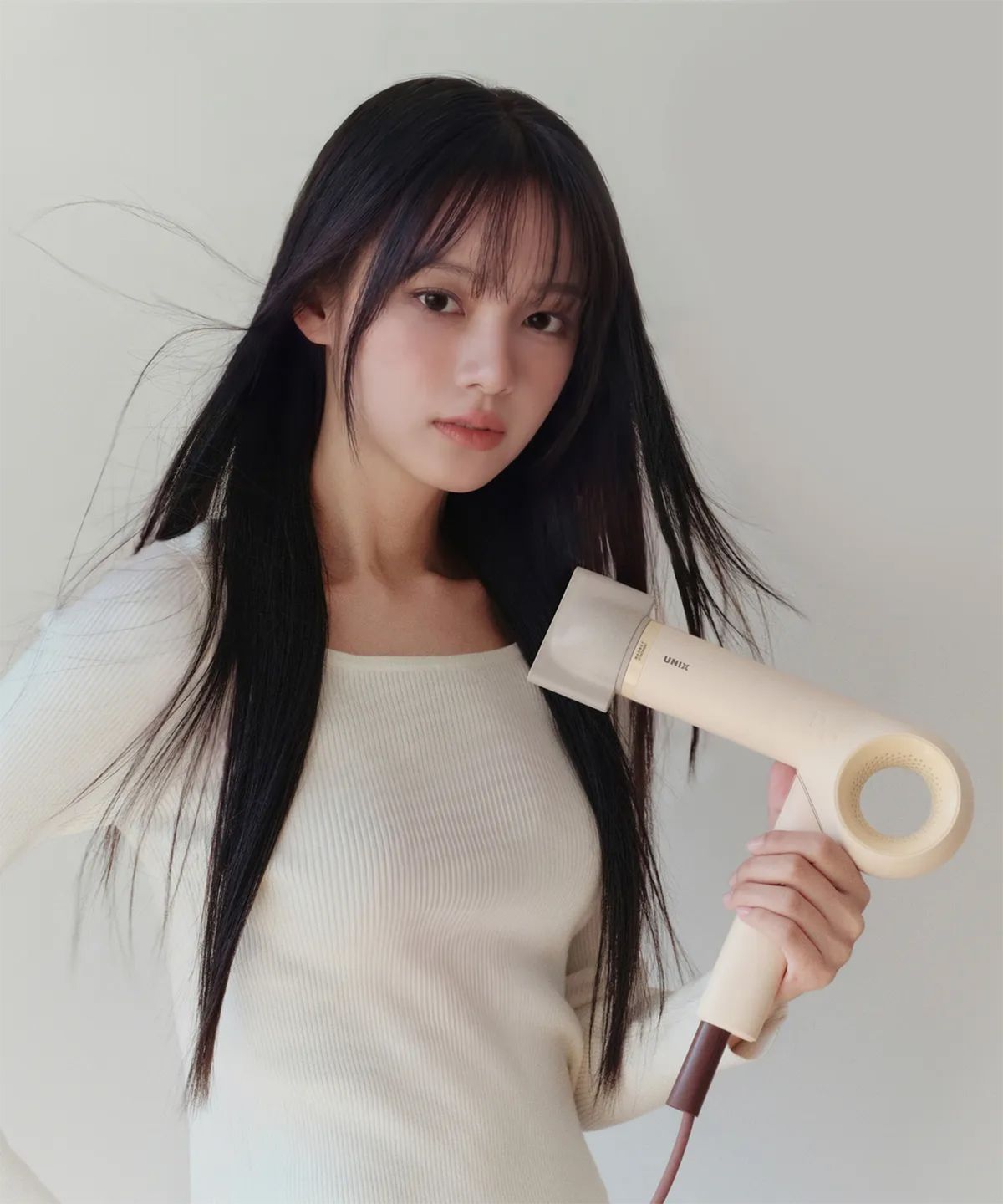 유닉스(UNIX) 디오 폴드 프리볼트 BLDC 스타일 드라이기(크림베이지) UN-A9300B