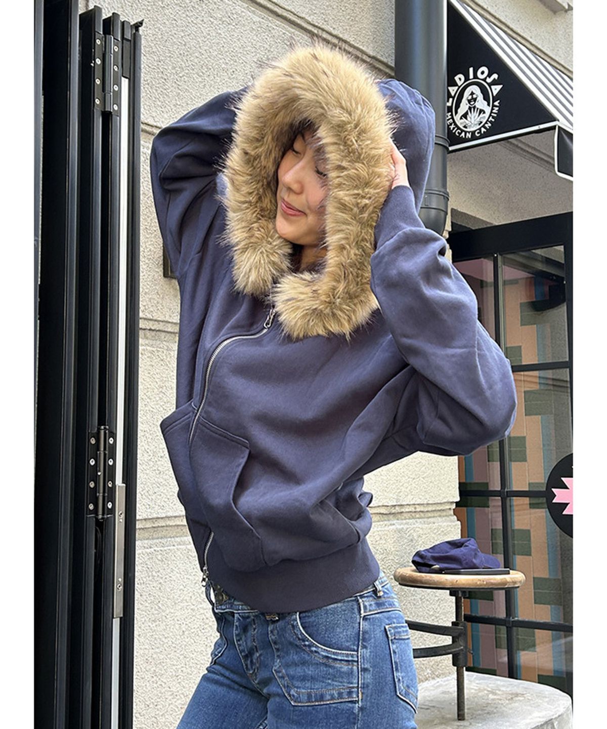 섭듀드(SUBDUED) Hooded Sweatshirt with Faux Fur (BLUE)