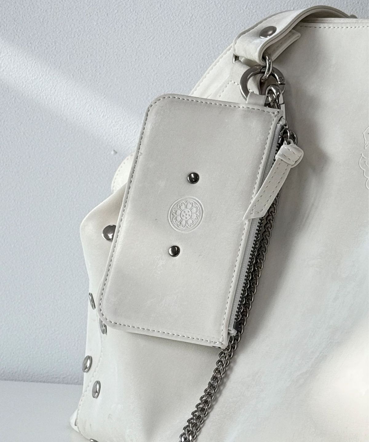 칠 하나 투 구육(71TO96) 수막새 카드지갑, Sumaksae Card Wallet (White)